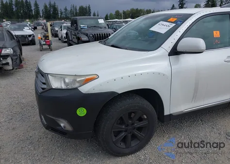 2013 Toyota Highlander Base Plus V6 z USA, uszkodzony, nr VIN 5TDBK3EH0DS274496